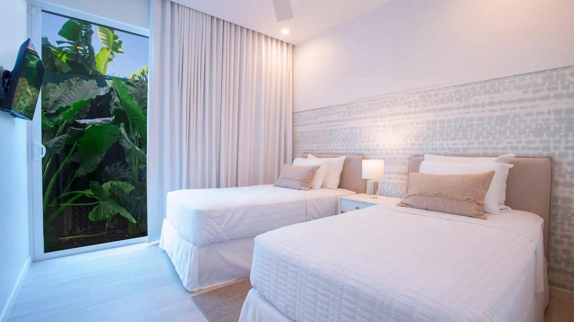 Palm Grove Villa Saint James 0*,  Barbados